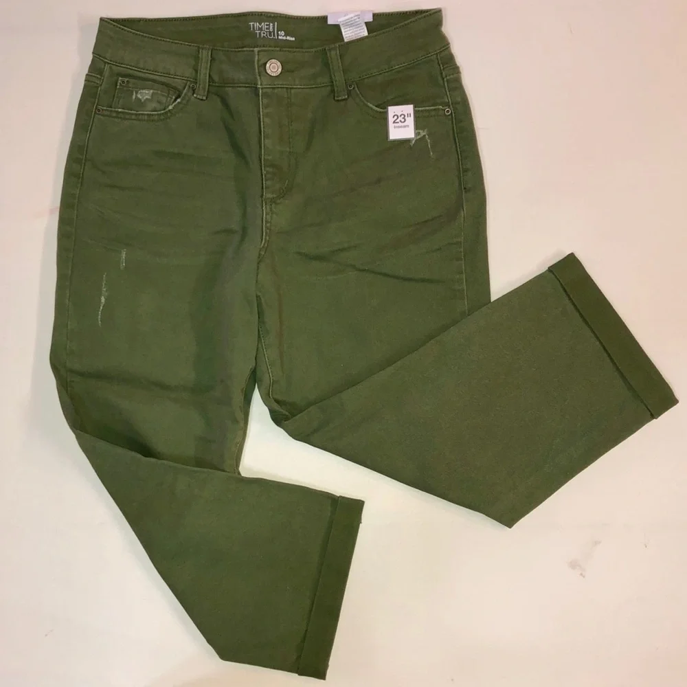 NWT Relaxed Fit Distressed Cuffed Olive Green Capris (10)